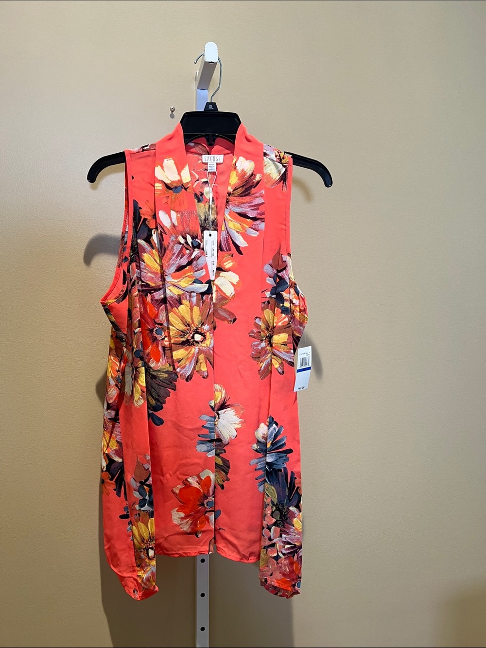 Spense Coral Floral Sleeveless V-Neck Camisole